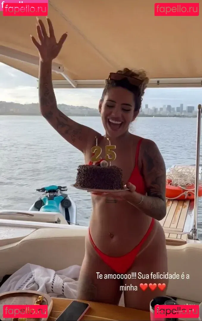 Muito Linda Onlyfans Photo Gallery 