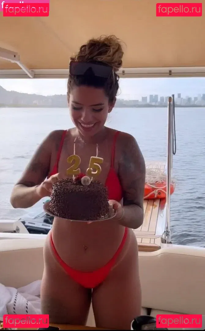 Muito Linda Onlyfans Photo Gallery 