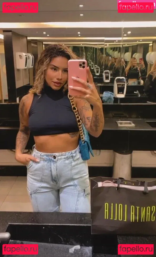 Muito Linda Onlyfans Photo Gallery 