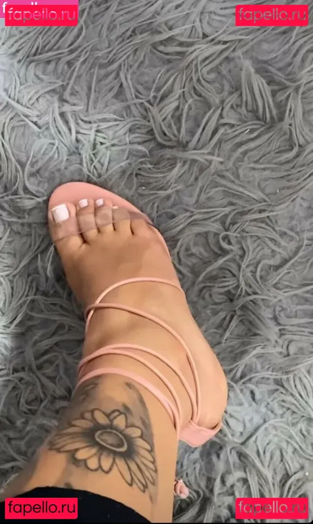 Muito Linda Onlyfans Photo Gallery 