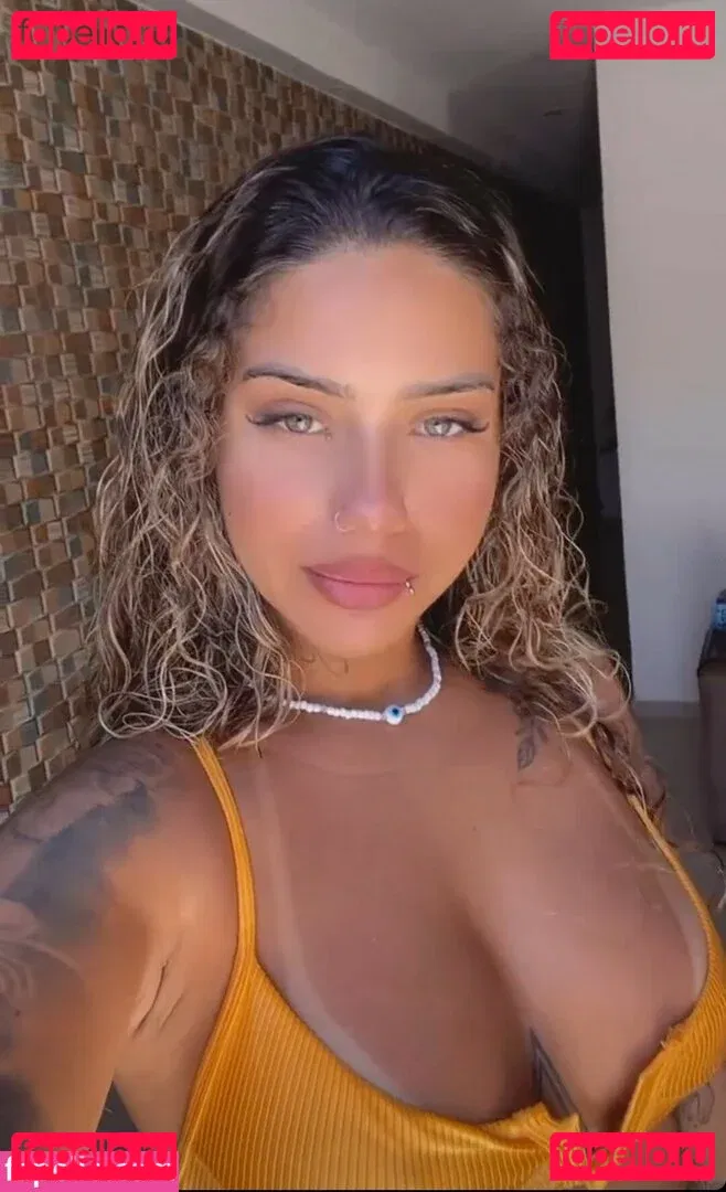 Muito Linda Onlyfans Photo Gallery 