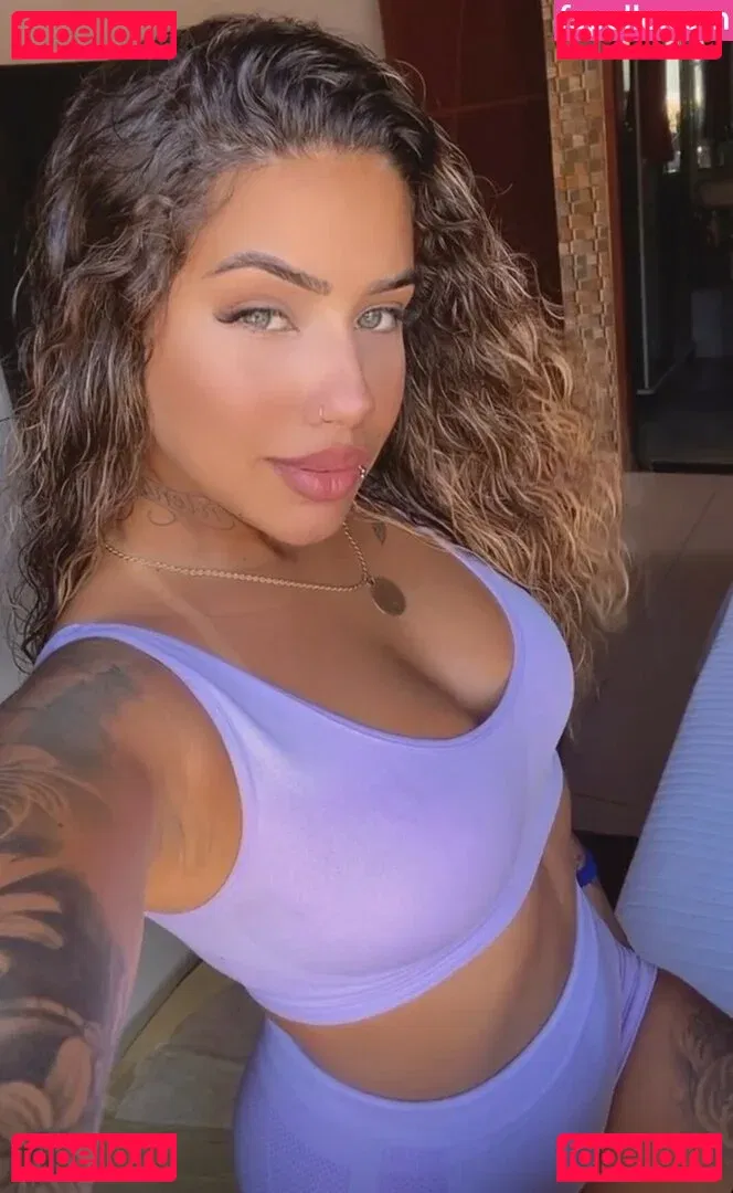 Muito Linda Onlyfans Photo Gallery 