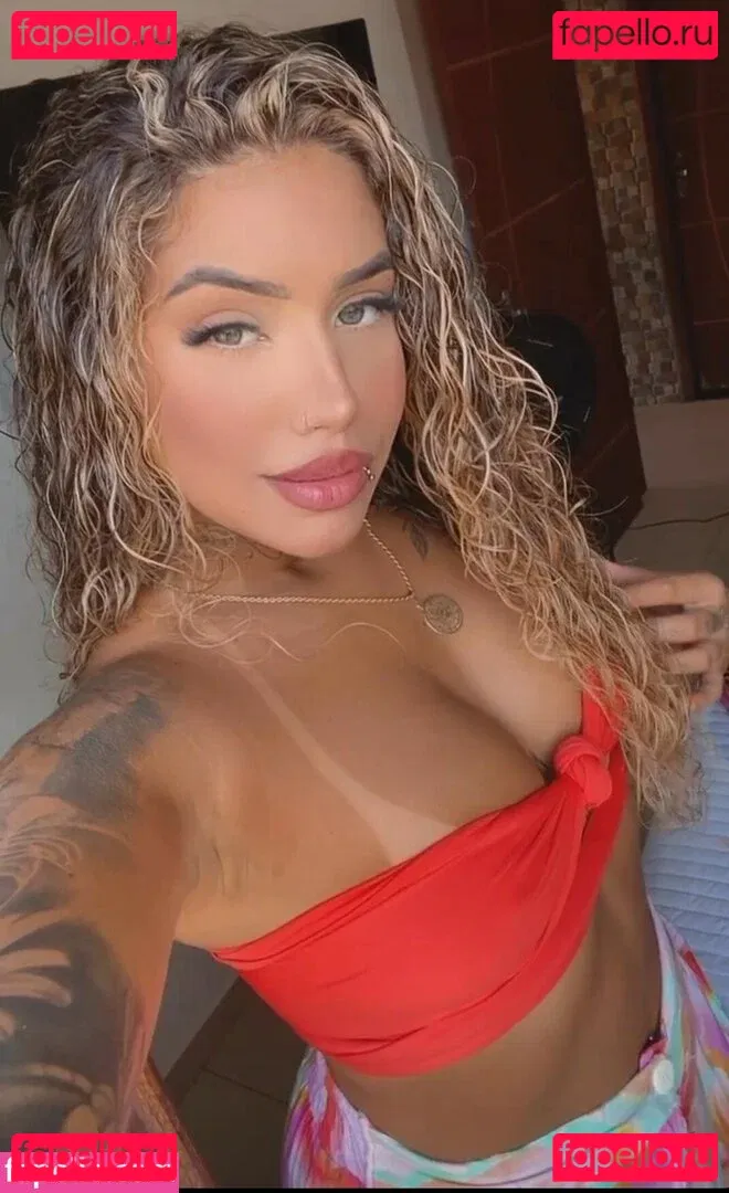 Muito Linda Onlyfans Photo Gallery 