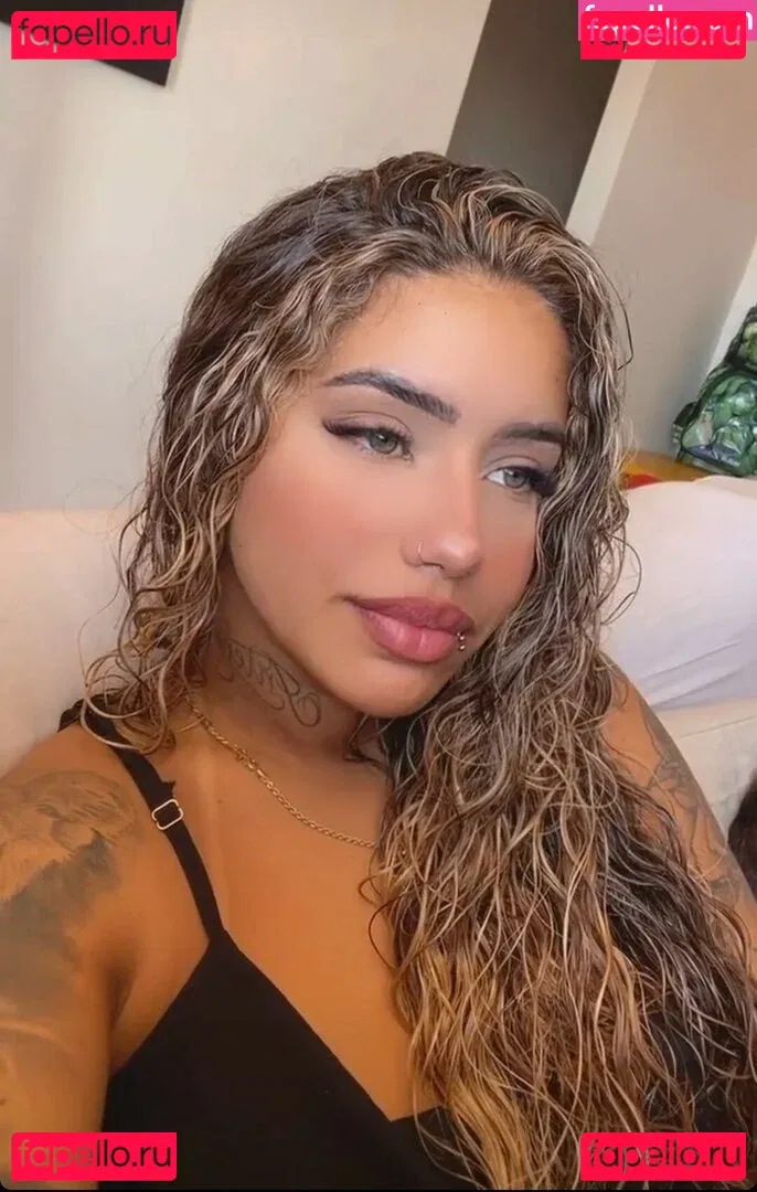 Muito Linda Onlyfans Photo Gallery 