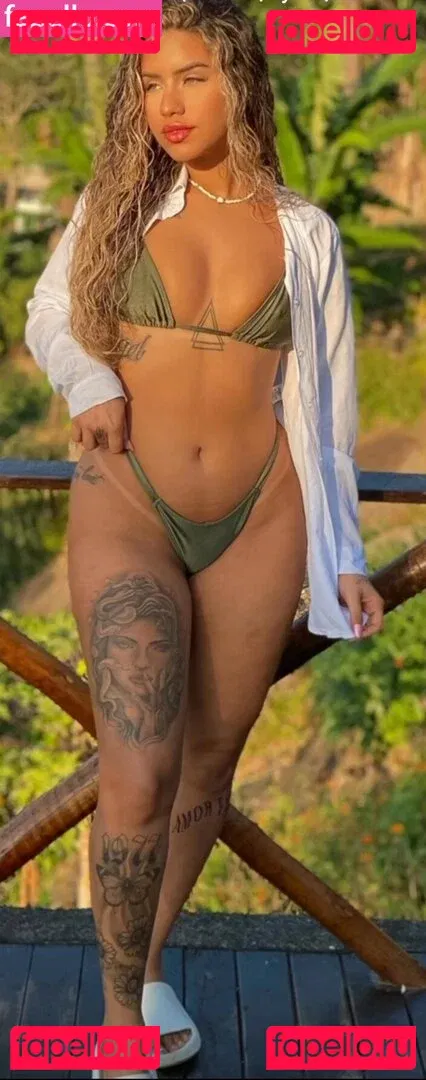 Muito Linda Onlyfans Photo Gallery 