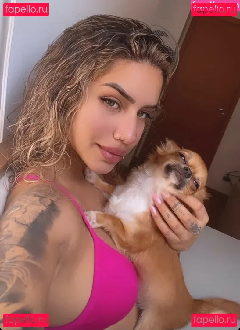 Muito Linda Onlyfans Photo Gallery 