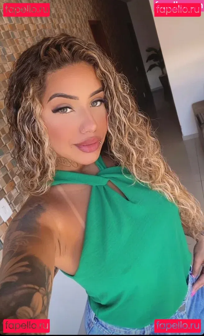 Muito Linda Onlyfans Photo Gallery 