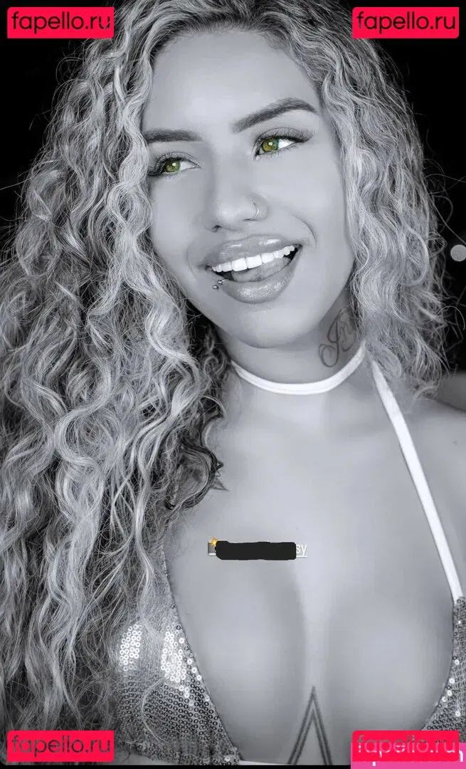 Muito Linda Onlyfans Photo Gallery 