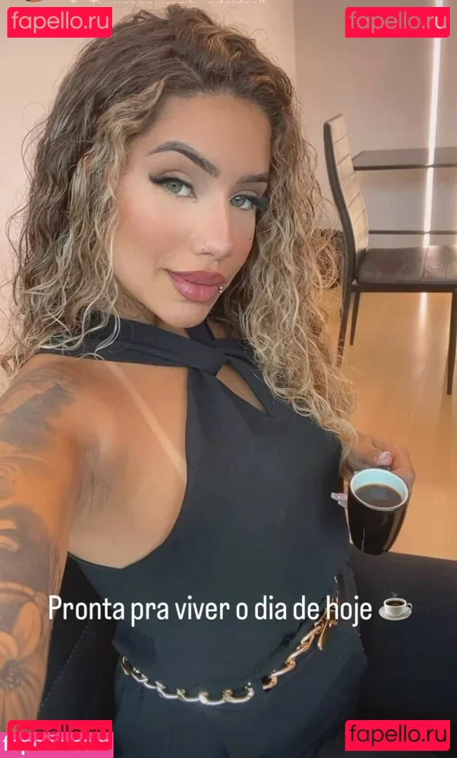 Muito Linda Onlyfans Photo Gallery 