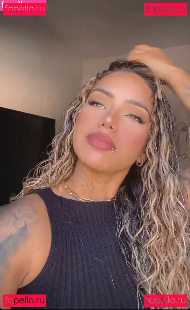 Muito Linda Onlyfans Photo Gallery 