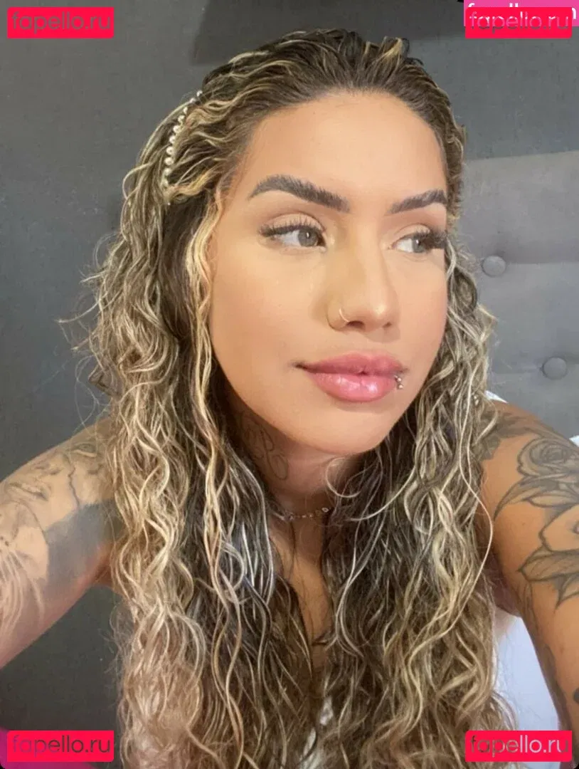 Muito Linda Onlyfans Photo Gallery 