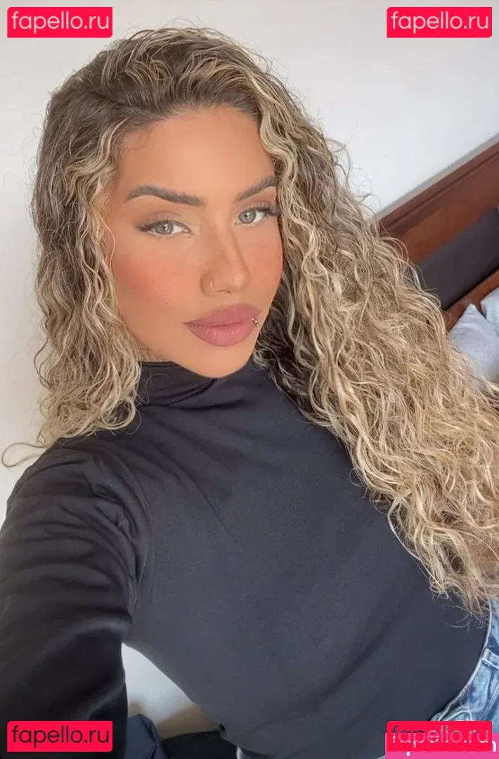 Muito Linda Onlyfans Photo Gallery 