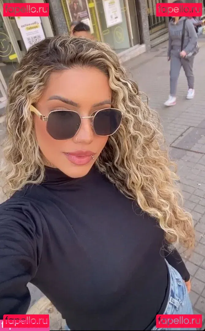 Muito Linda Onlyfans Photo Gallery 