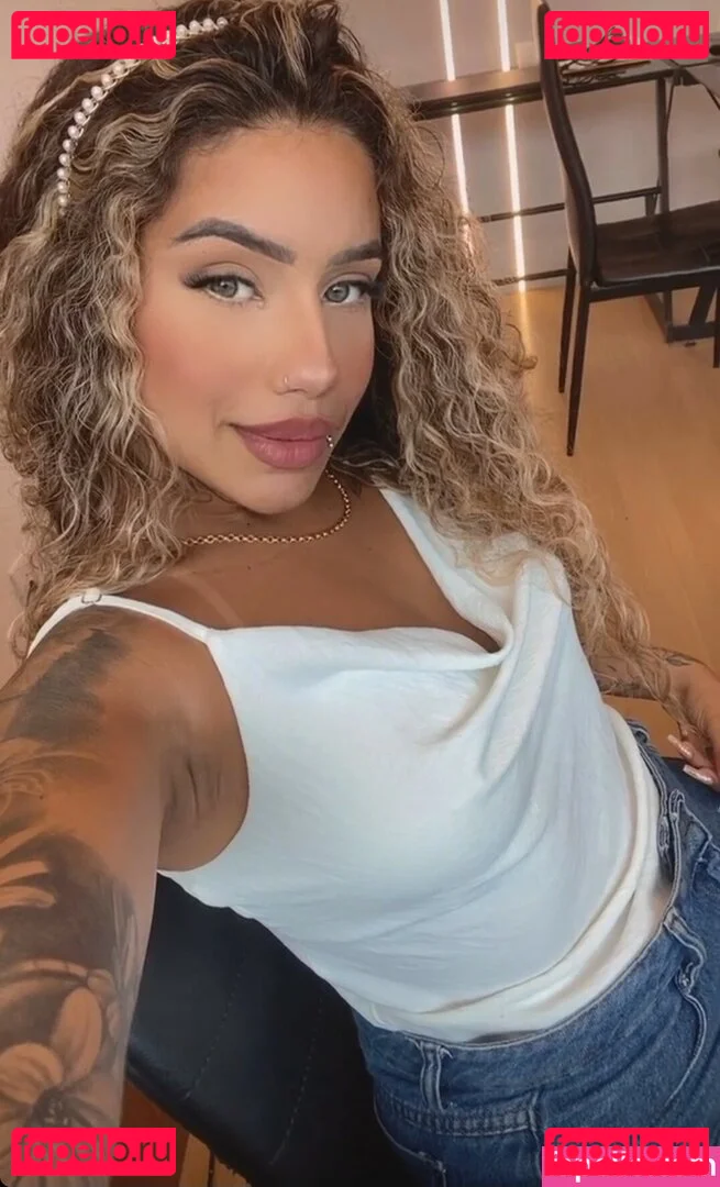 Muito Linda Onlyfans Photo Gallery 