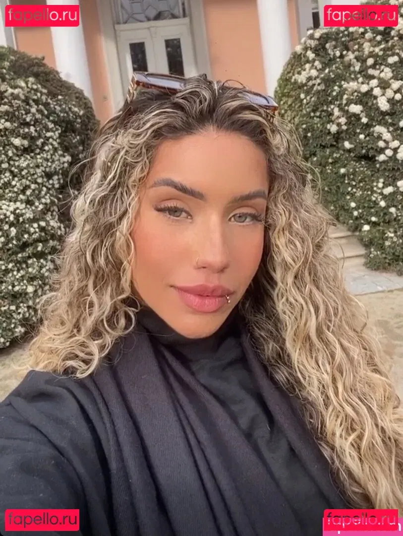 Muito Linda Onlyfans Photo Gallery 