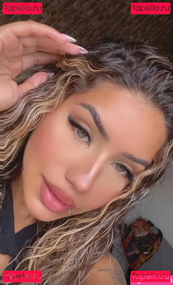 Muito Linda Onlyfans Photo Gallery 