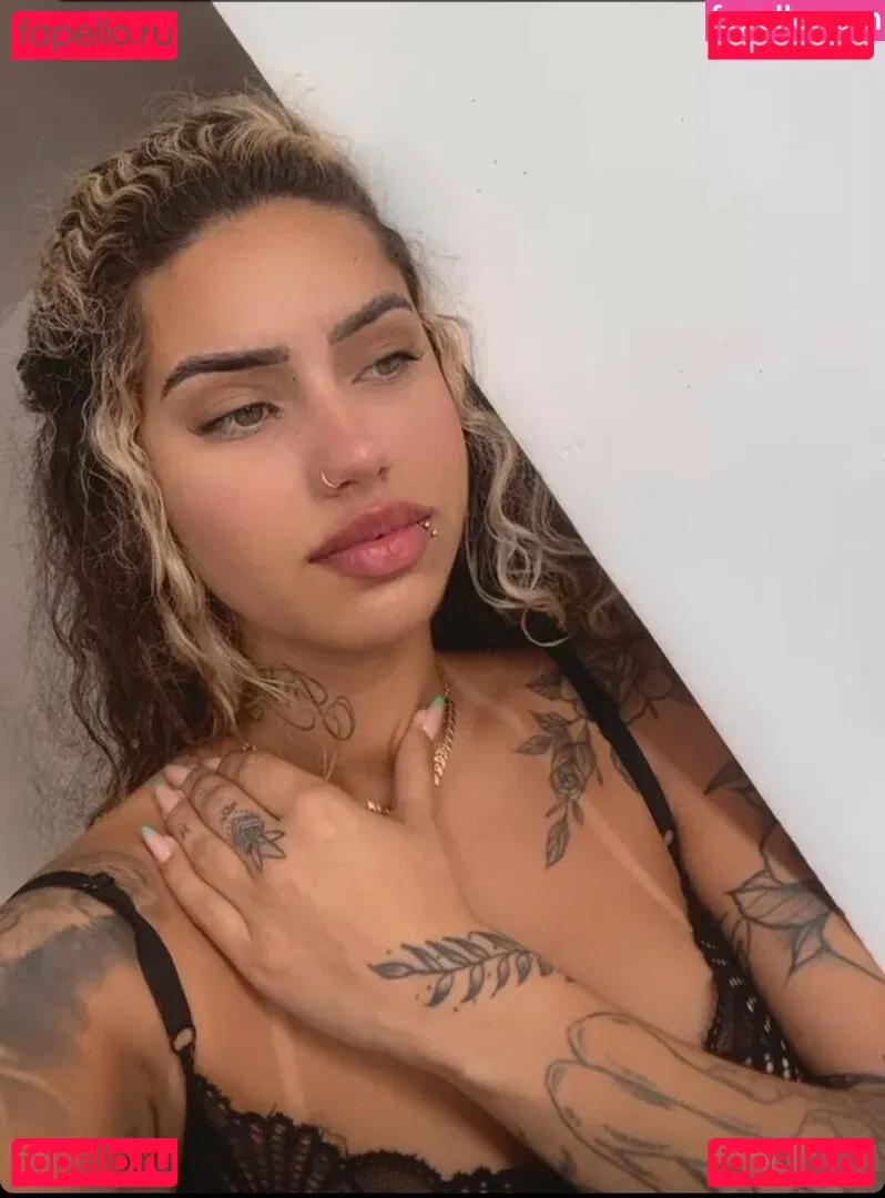 Muito Linda Onlyfans Photo Gallery 