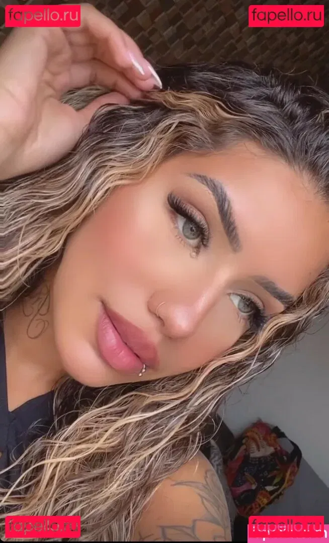 Muito Linda Onlyfans Photo Gallery 