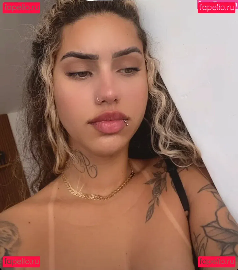 Muito Linda Onlyfans Photo Gallery 