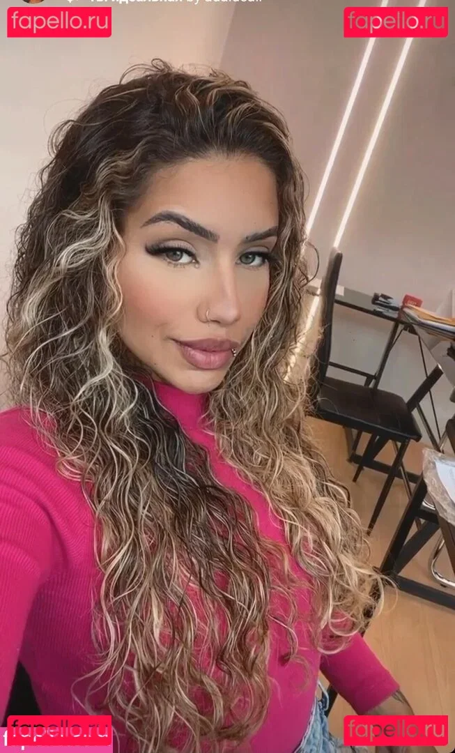 Muito Linda Onlyfans Photo Gallery 