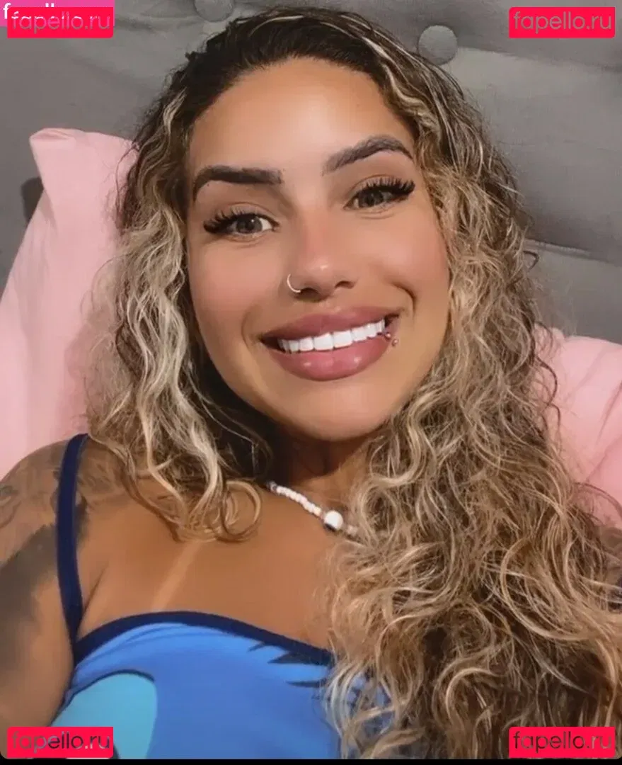 Muito Linda Onlyfans Photo Gallery 