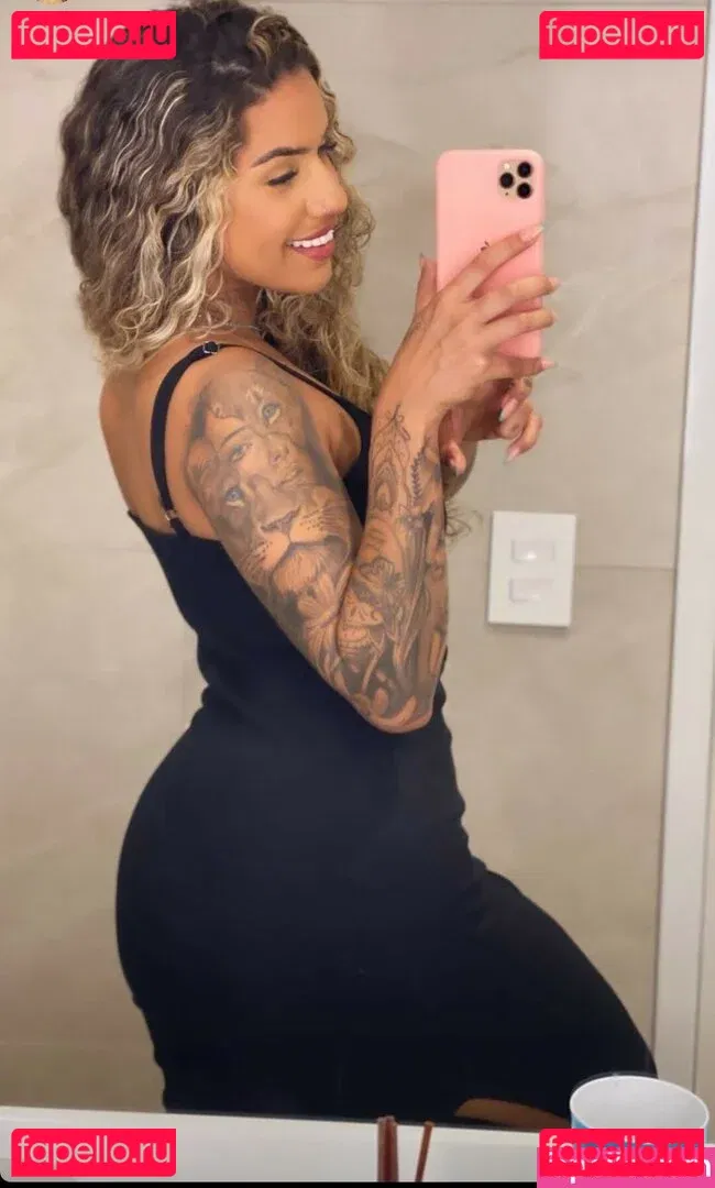 Muito Linda Onlyfans Photo Gallery 