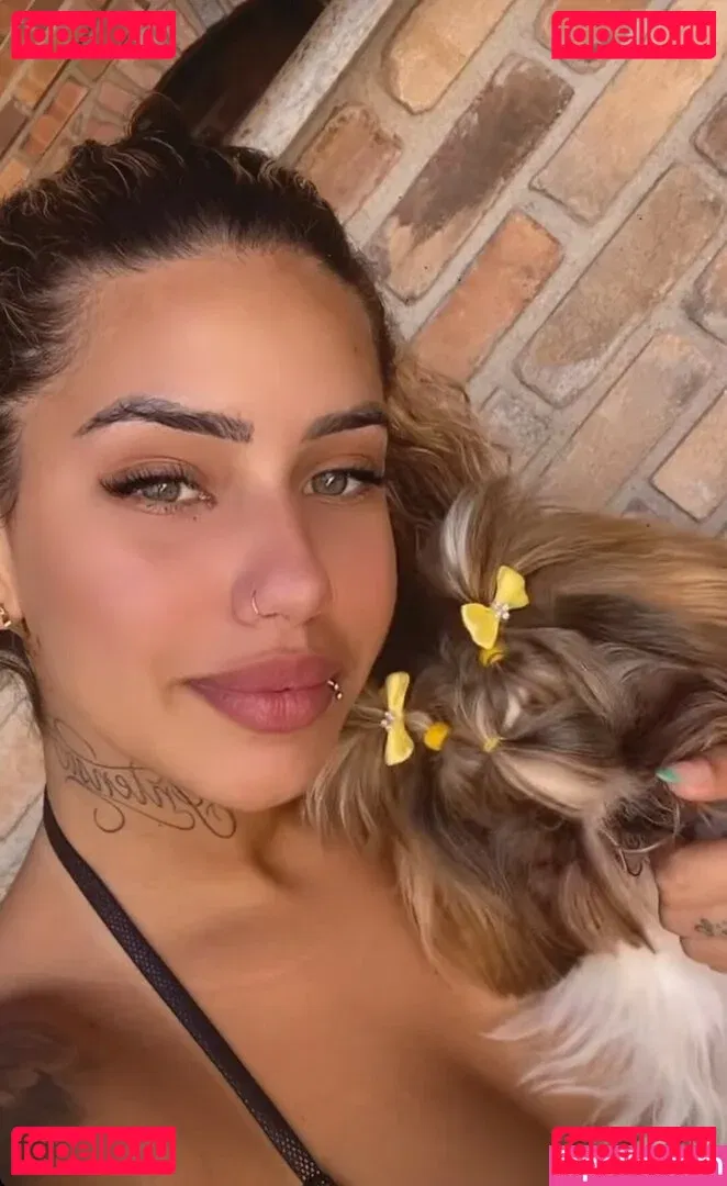 Muito Linda Onlyfans Photo Gallery 