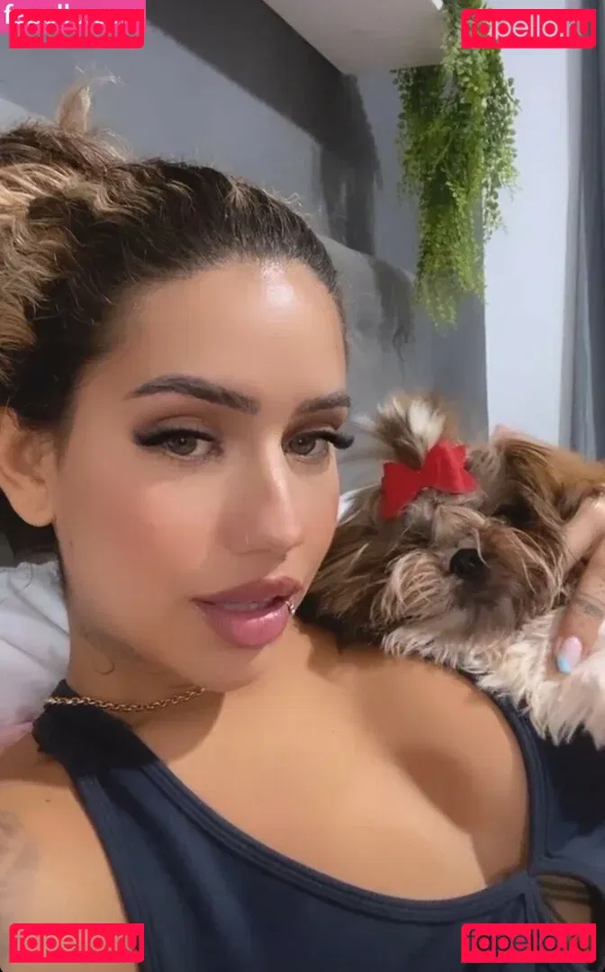 Muito Linda Onlyfans Photo Gallery 