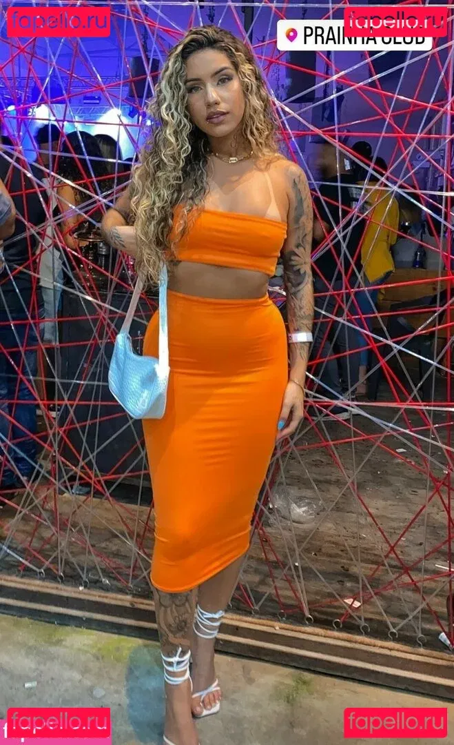 Muito Linda Onlyfans Photo Gallery 