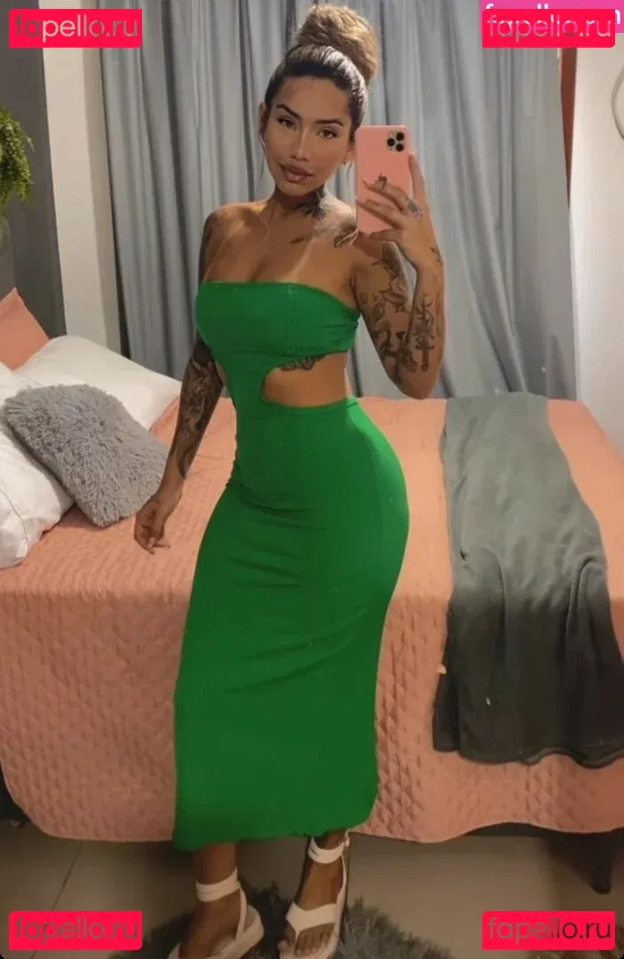 Muito Linda Onlyfans Photo Gallery 