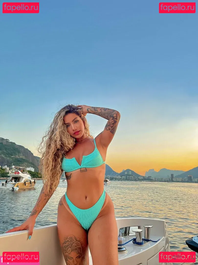 Muito Linda Onlyfans Photo Gallery 