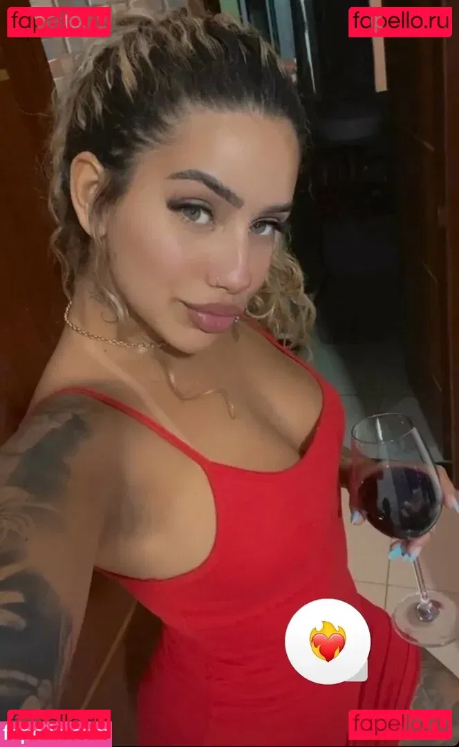 Muito Linda Onlyfans Photo Gallery 