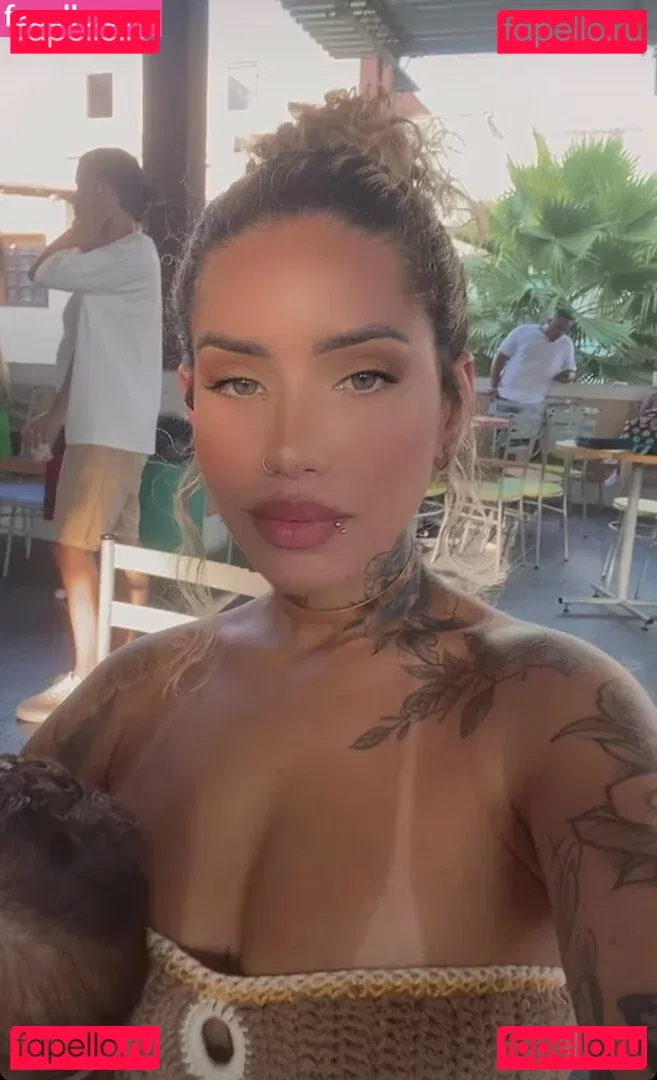 Muito Linda Onlyfans Photo Gallery 