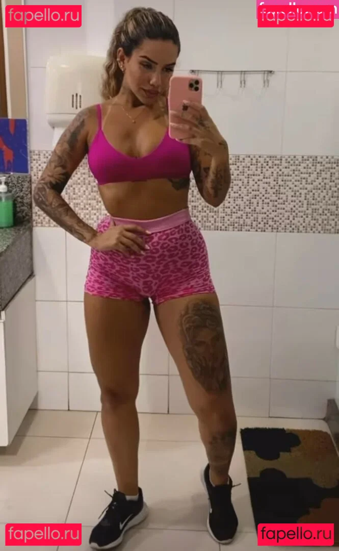 Muito Linda Onlyfans Photo Gallery 