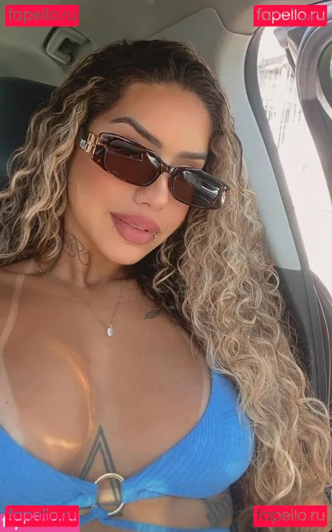 Muito Linda Onlyfans Photo Gallery 