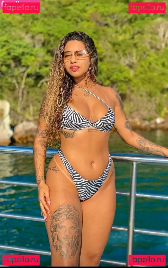 Muito Linda Onlyfans Photo Gallery 