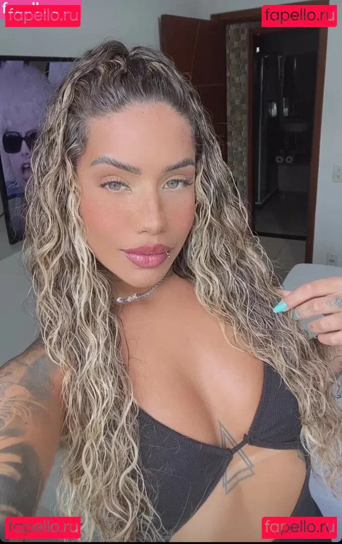 Muito Linda Onlyfans Photo Gallery 