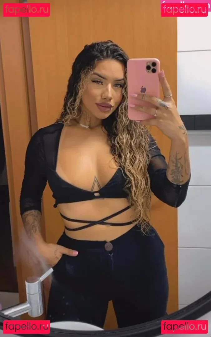 Muito Linda Onlyfans Photo Gallery 