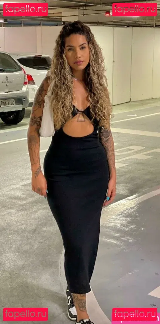 Muito Linda Onlyfans Photo Gallery 