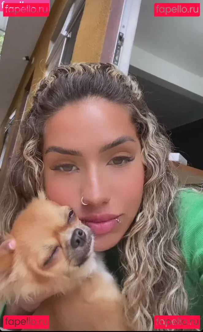 Muito Linda Onlyfans Photo Gallery 