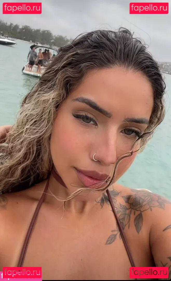 Muito Linda Onlyfans Photo Gallery 