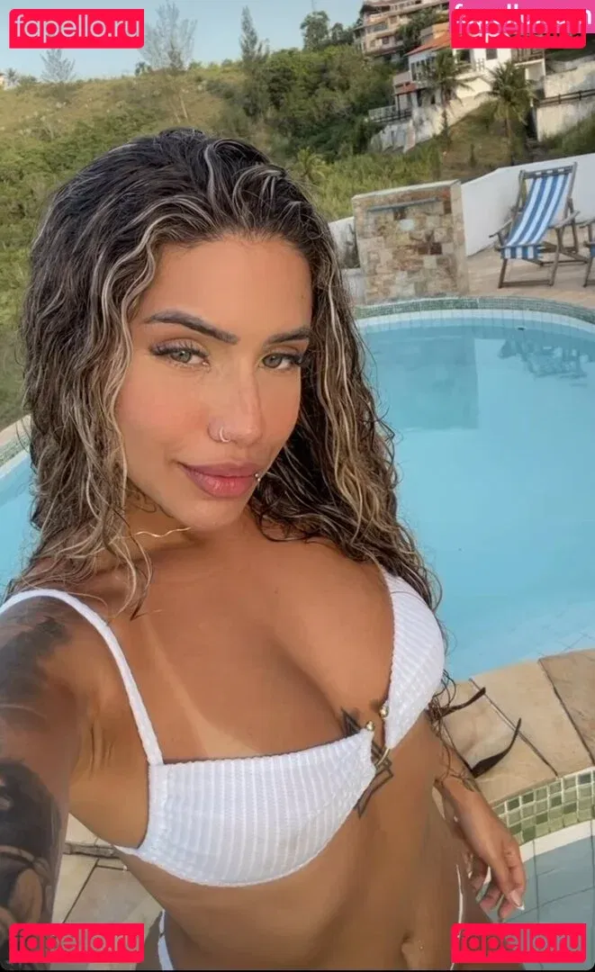 Muito Linda Onlyfans Photo Gallery 