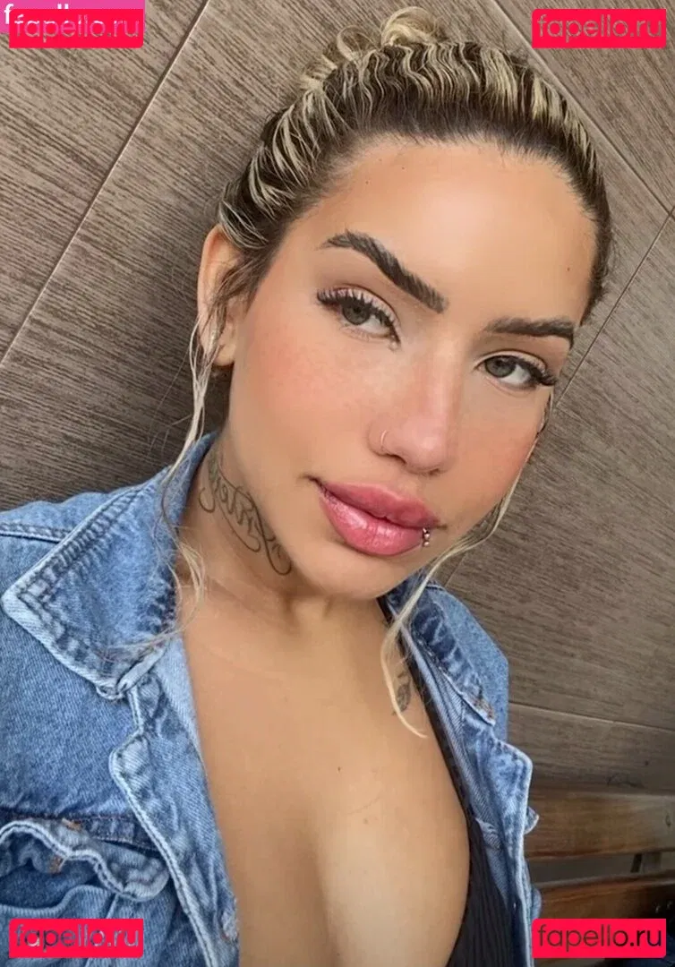 Muito Linda Onlyfans Photo Gallery 