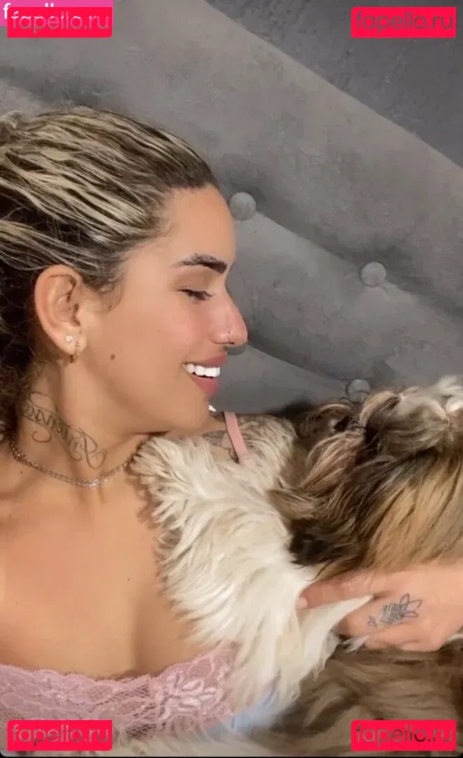 Muito Linda Onlyfans Photo Gallery 