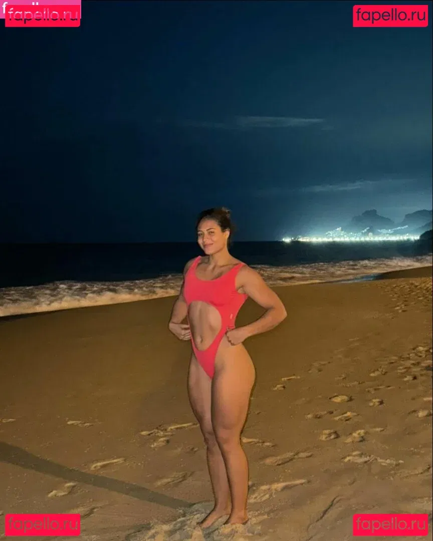 Muito Linda Onlyfans Photo Gallery 