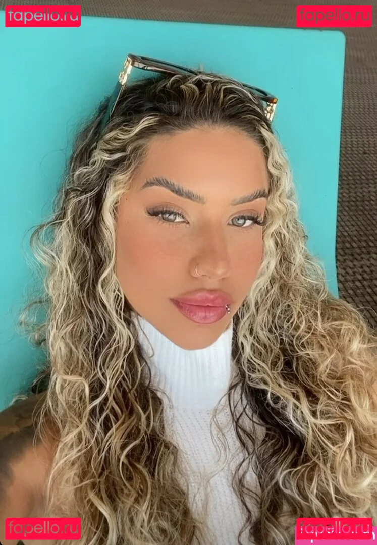 Muito Linda Onlyfans Photo Gallery 