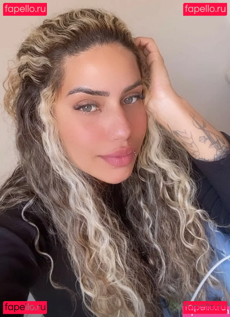 Muito Linda Onlyfans Photo Gallery 