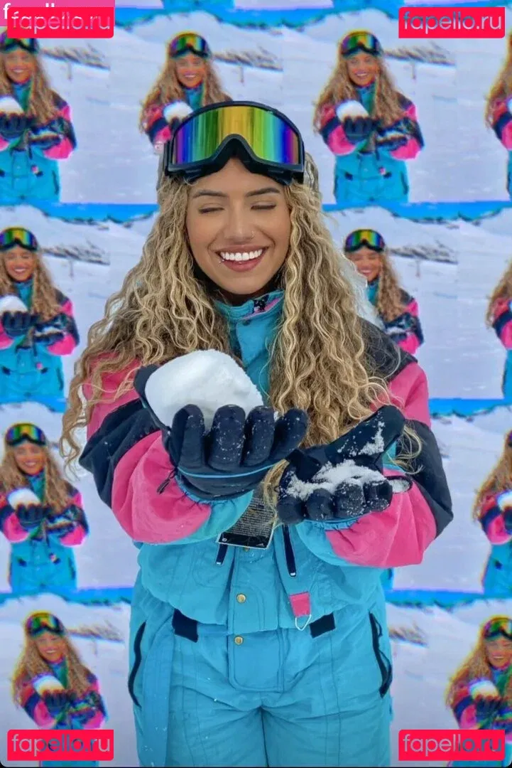 Muito Linda Onlyfans Photo Gallery 