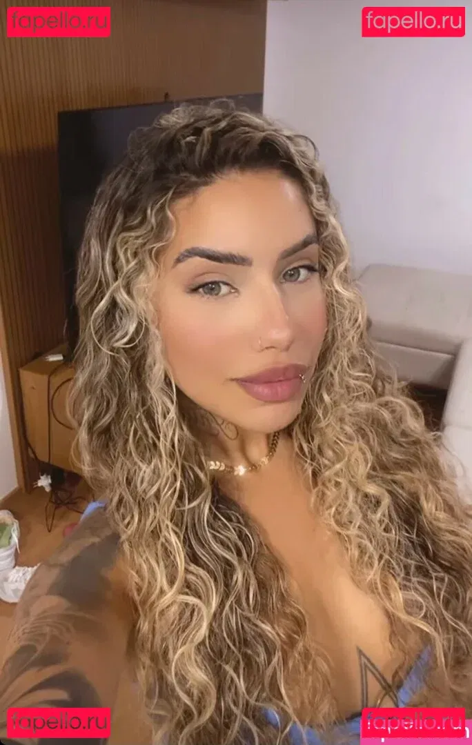 Muito Linda Onlyfans Photo Gallery 