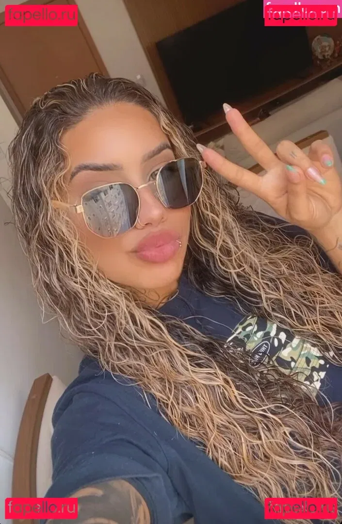 Muito Linda Onlyfans Photo Gallery 